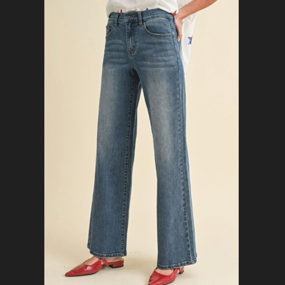 Annie Wide Leg Jean - Picture 2 of 3